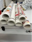 Večbarvni DTF preslikači v zvitkih za različne naročnike.